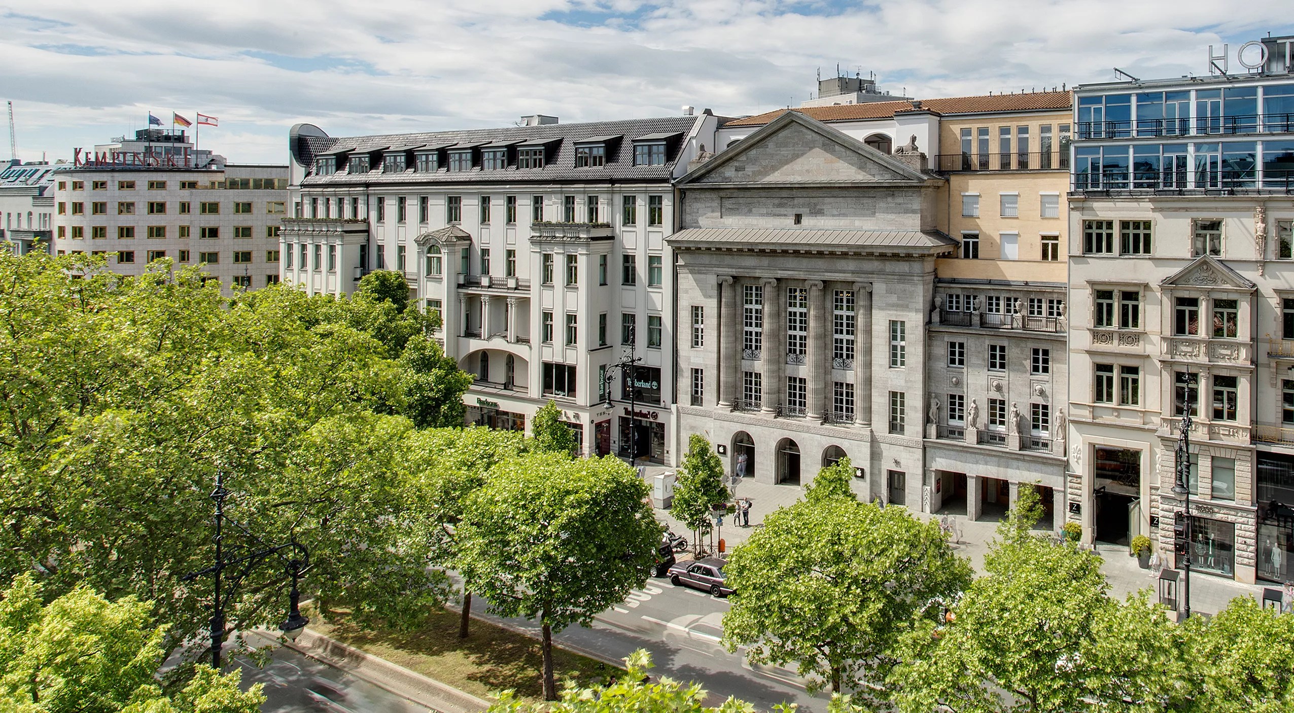 Features lululemon athletica